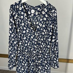 Gap dress with pockets and long sleeves